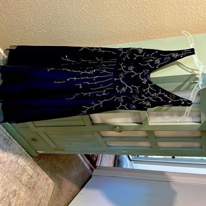 Adriana Papell fancy event beaded gown in navy blue
